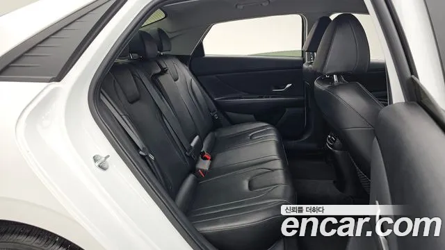 Hyundai AVANTE Avante (CN7) — Фото автомобиля 12