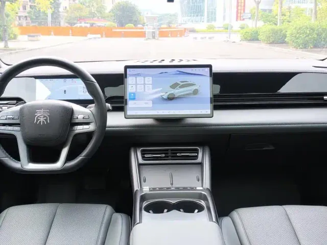 BYD Qin L — Фото автомобиля 21