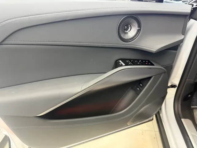 Lotus Eletre — Фото автомобиля 7