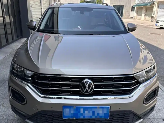 Volkswagen T-Roc — Фото автомобиля 2