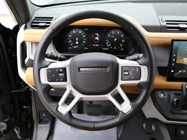 Land Rover Defender — Фото автомобиля 16