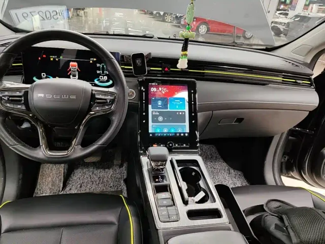 Roewe RX5 — Фото автомобиля 13