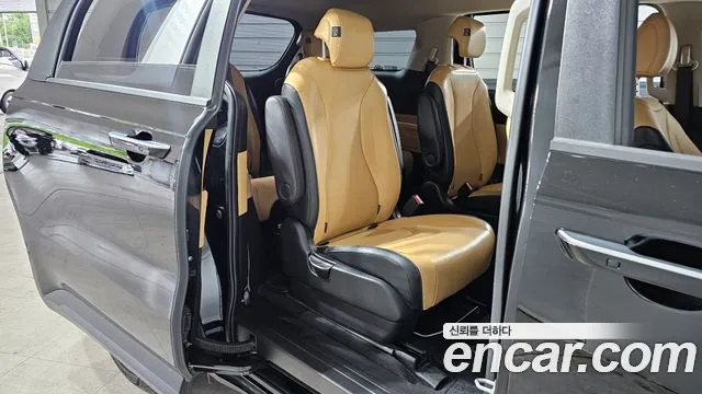 Kia Canival Carnival 4 поколение Дизель 9 мест Prestige — Фото автомобиля 12