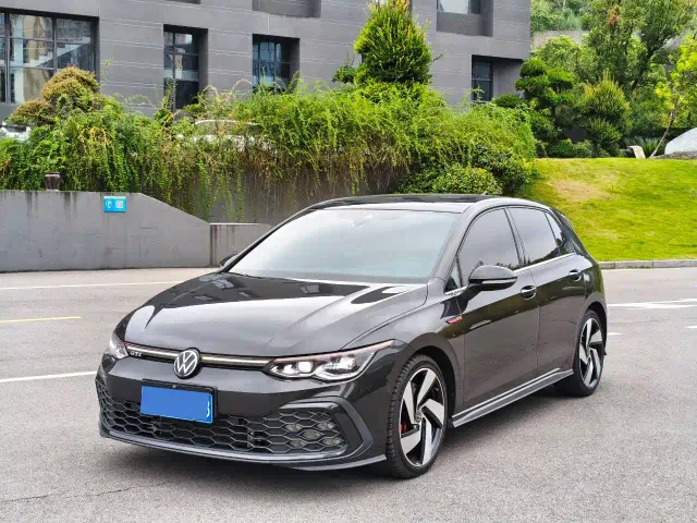 Фотография автомобиля — Volkswagen Golf GTI