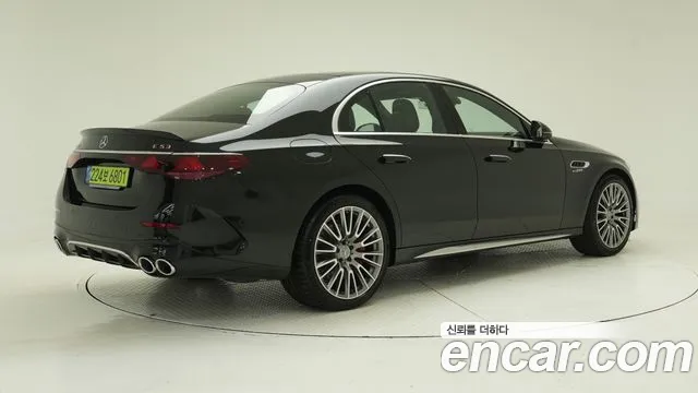 Mercedes-Benz E-Class — Фото автомобиля 2