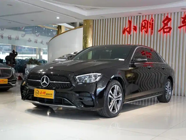 Mercedes-Benz E-Class — Фото автомобиля 2