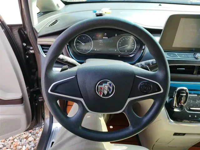 Buick GL8 — Фото автомобиля 6