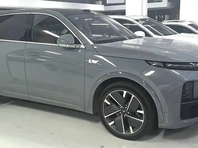 Li Auto L7 — Фото автомобиля 3