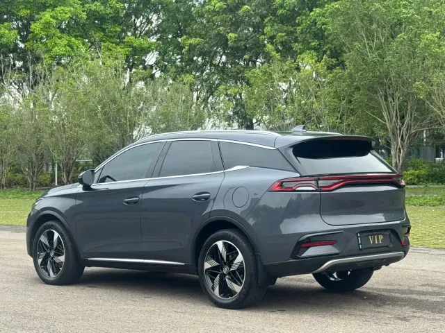 BYD Tang — Фото автомобиля 17