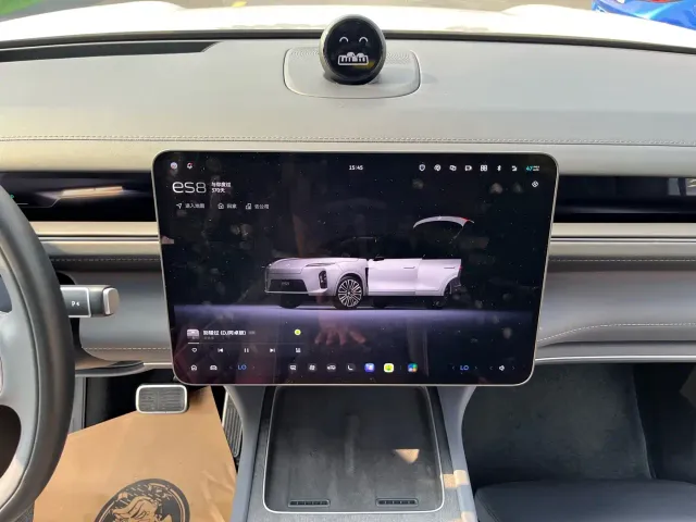 Nio ES8 — Фото автомобиля 26