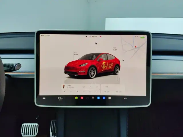 Tesla Model Y — Фото автомобиля 13