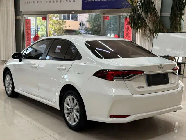 Toyota Corolla — Фото автомобиля 6