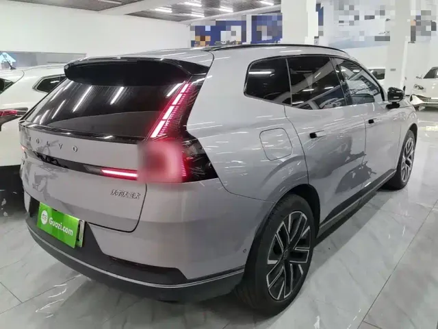 Volvo XC70 Plug-in Hybrid — Фото автомобиля 6