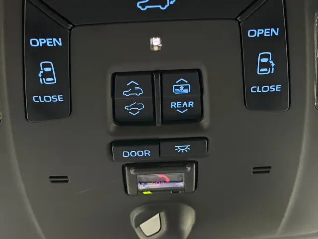 Toyota Sienna — Фото автомобиля 16