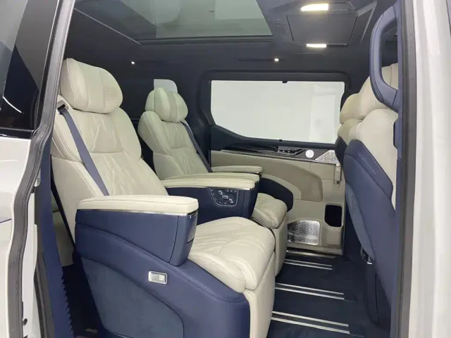 ZEEKR Zeekr 009 2024 7-Seat Aisle AWD Version 108kWh — Фото автомобиля 23