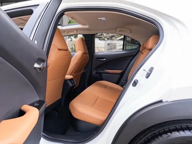 Lexus UX — Фото автомобиля 10