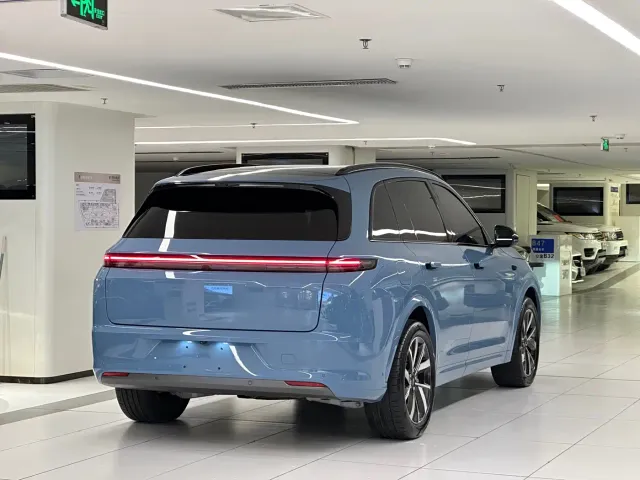 Li Auto L7 — Фото автомобиля 5