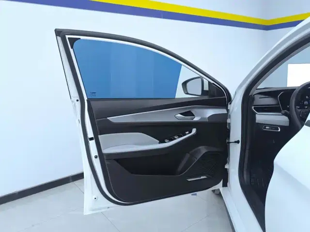 Geely Binrui — Фото автомобиля 7