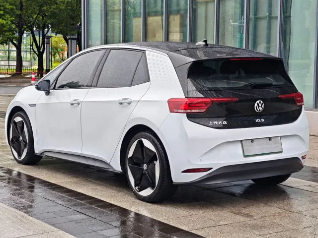 Volkswagen ID.3 — Фото автомобиля 10