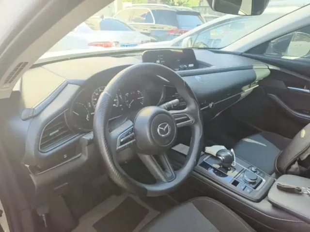 Mazda CX-30 EV — Фото автомобиля 9