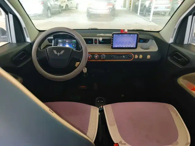 Wuling Hongguang Mini EV — Фото автомобиля 9