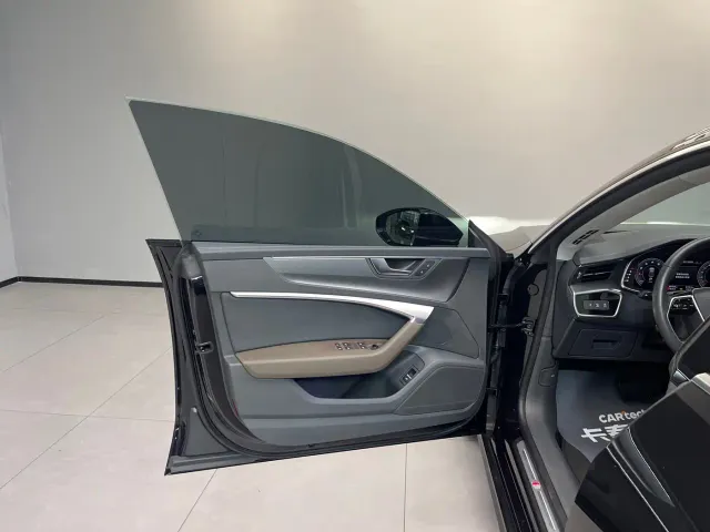 Audi A7L — Фото автомобиля 18