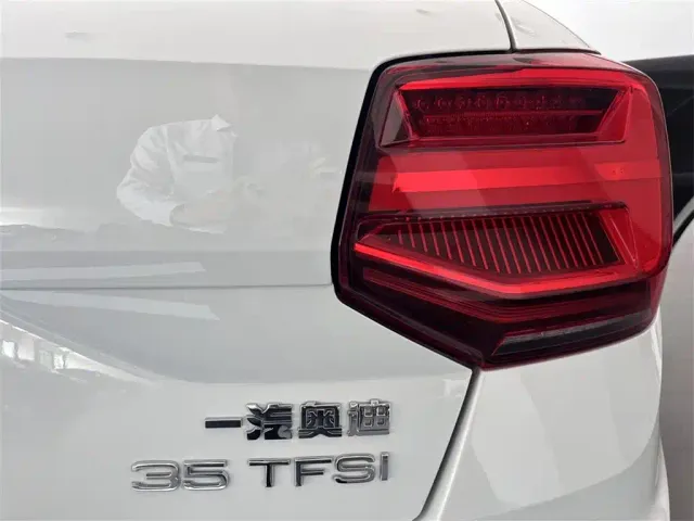 Audi Q2L — Фото автомобиля 15