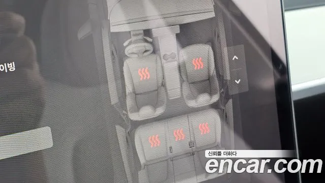 Tesla Model Y — Фото автомобиля 30