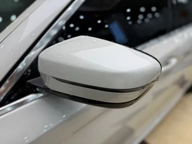 BMW 5 Series — Фото автомобиля 24