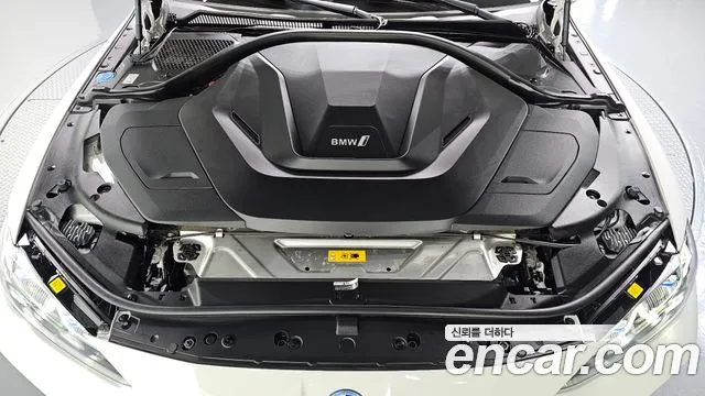 BMW i4 — Фото автомобиля 5
