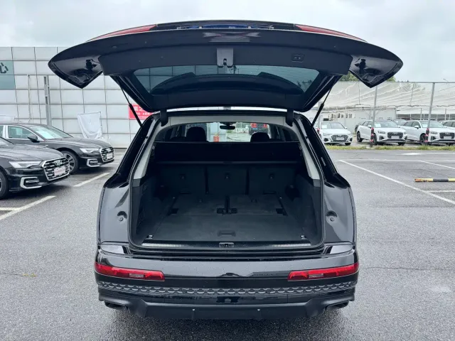 Audi Q7 — Фото автомобиля 8