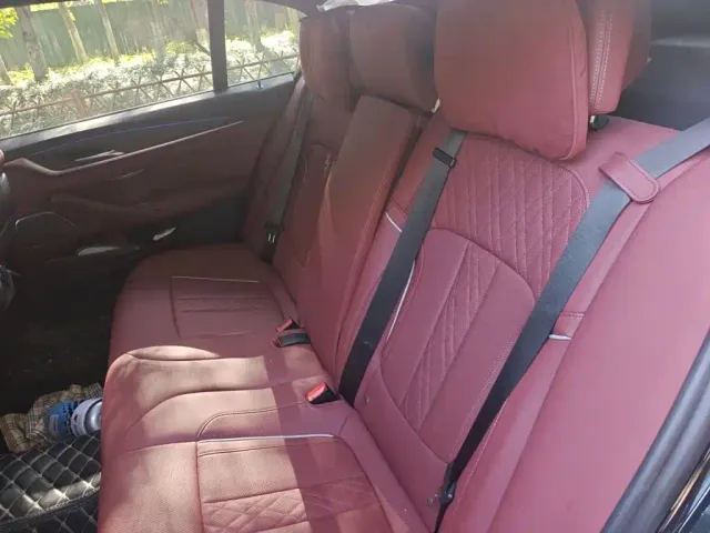 BMW 5 Series — Фото автомобиля 13