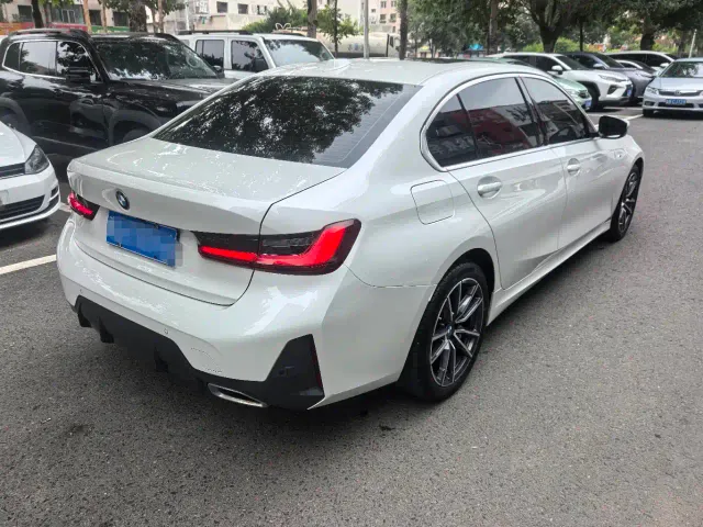 BMW 3 Series — Фото автомобиля 4
