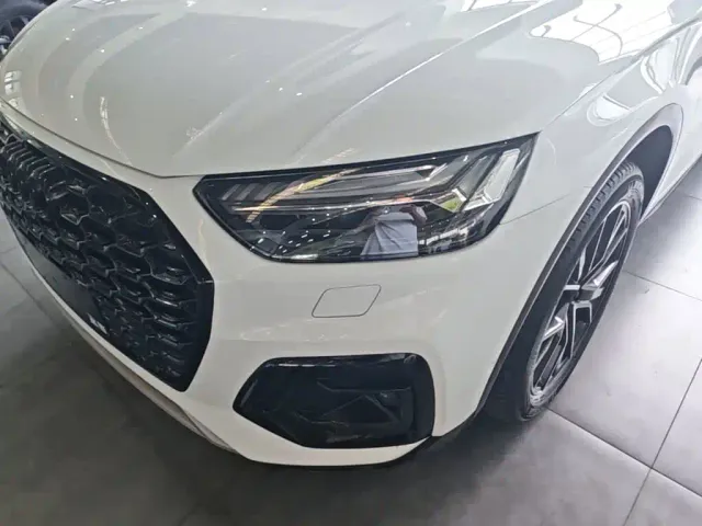Audi Q5L Sportback — Фото автомобиля 23