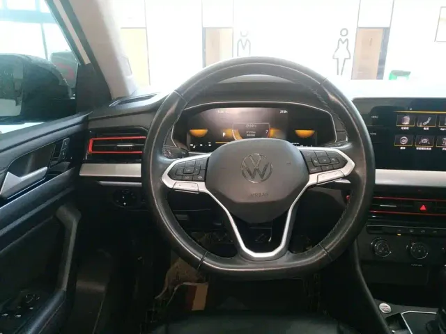 Volkswagen Lavida — Фото автомобиля 10