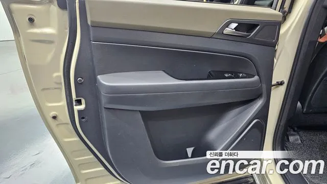 KG_Mobility_Ssangyong Rexton — Фото автомобиля 25