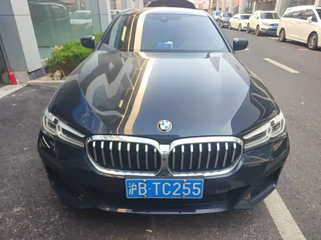 BMW 5 Series — Фото автомобиля 2