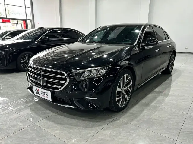 Фотография автомобиля — Mercedes-Benz E-Class