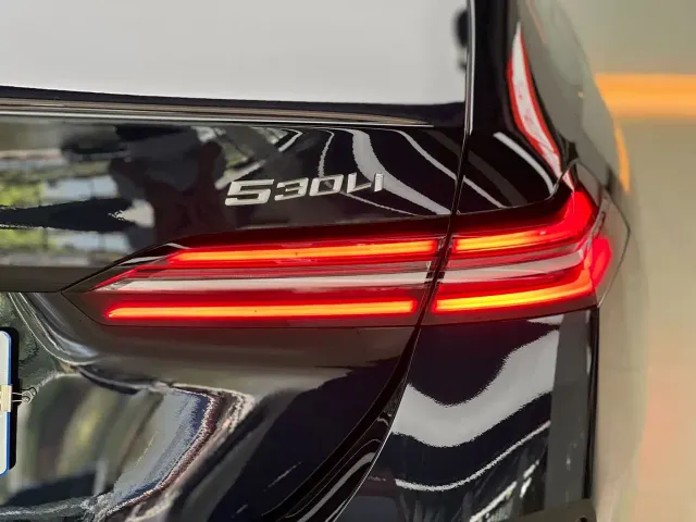 BMW 5 Series — Фото автомобиля 18