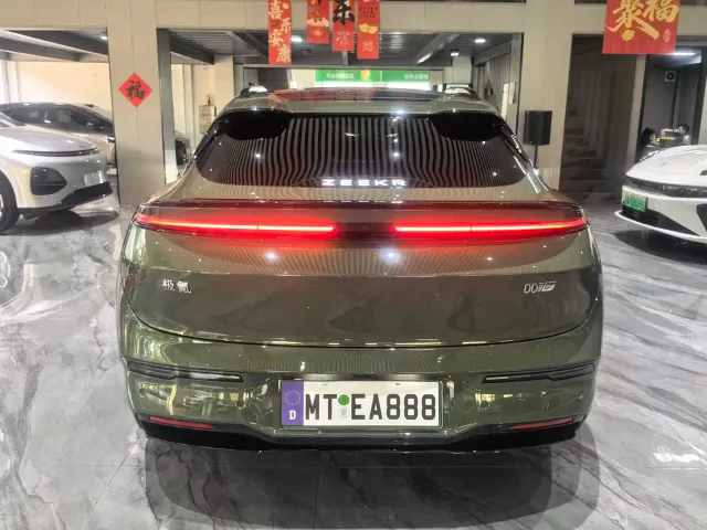 Zeekr 007 GT — Фото автомобиля 25