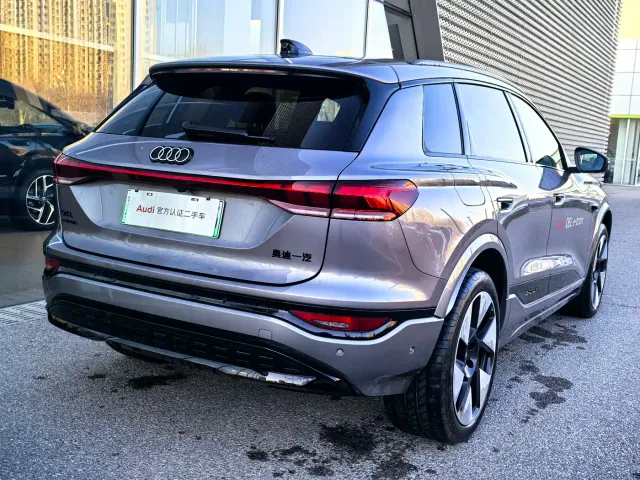 Audi Q6L e-tron — Фото автомобиля 5