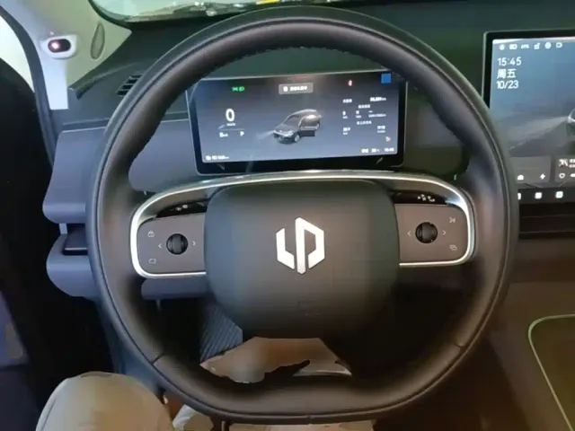 Leapmotor C10 — Фото автомобиля 10