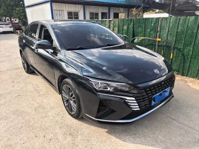 Dongfeng Yixuan MAX — Фото автомобиля 3