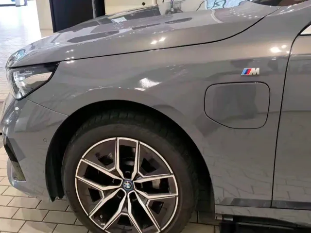 BMW i5 — Фото автомобиля 7