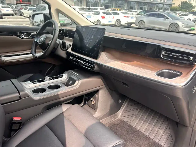 GAC Trumpchi E8 — Фото автомобиля 7
