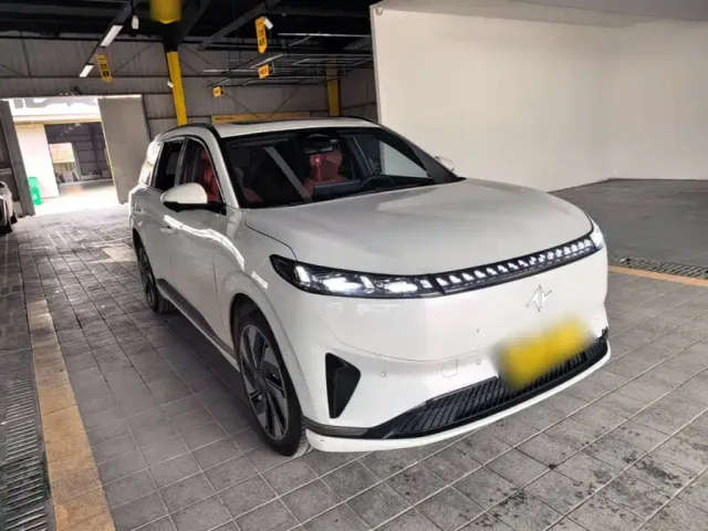Dongfeng Yipai eπ008 2024 210Max Range Extender 6-Seater — Фото автомобиля 3