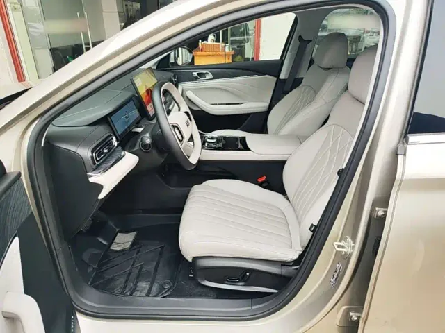 Geely Galaxy Stellar 6 — Фото автомобиля 14