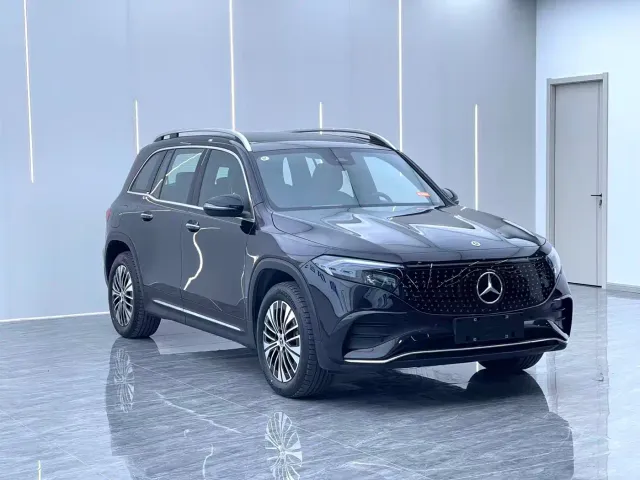 Mercedes-Benz EQB — Фото автомобиля 3