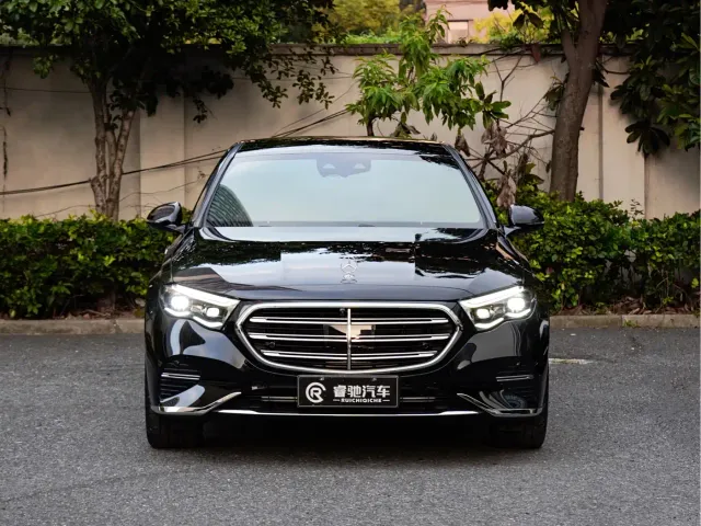 Mercedes-Benz E-Class — Фото автомобиля 2