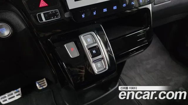 Hyundai Staria Staria 4WD Lounge 9 мест — Фото автомобиля 6